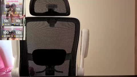 cristopher23  online show from October 2025 02:17:02 PM