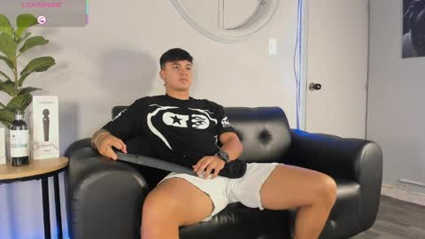 Cristopher online show from April 2026 12:33:01 PM