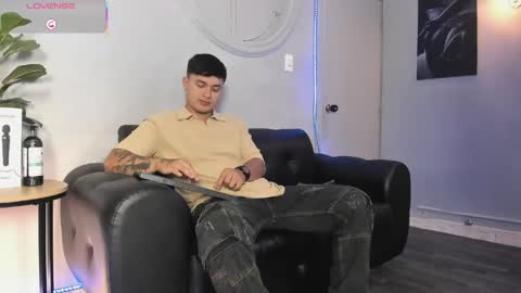 Snapshot of cristopher_strong chatting on May 2026 02:03:02 PM Cristopher online show from May 2026 02:03:02 PM