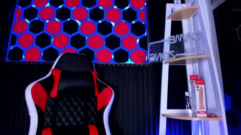 Cristopher  online show from April 2026 04:47:02 PM