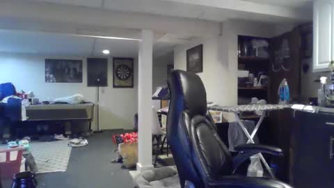Snapshot of crm400 chatting on June 2026 01:39:01 AM billybasement online show from June 2026 01:39:01 AM