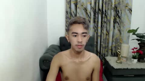 Snapshot of crocodale chatting on October 2025 11:44:02 AM crocodale online show from October 2025 11:44:02 AM