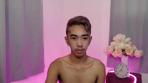 Snapshot of crocodale chatting on October 2025 04:35:02 AM crocodale online show from October 2025 04:35:02 AM