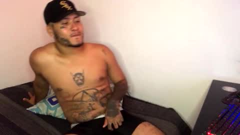 crow_black00 online show from April 2026 03:13:01 PM