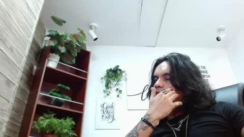 JOHN online show from May 2026 07:19:02 PM