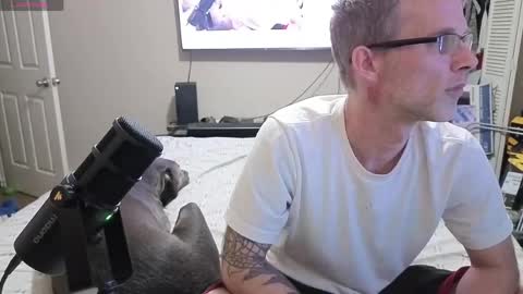 Crownandkat online show from April 2026 01:28:02 AM