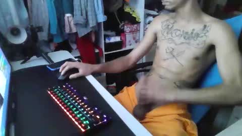 Snapshot of crudosoy chatting on October 2025 06:32:01 PM Carlo online show from October 2025 06:32:01 PM