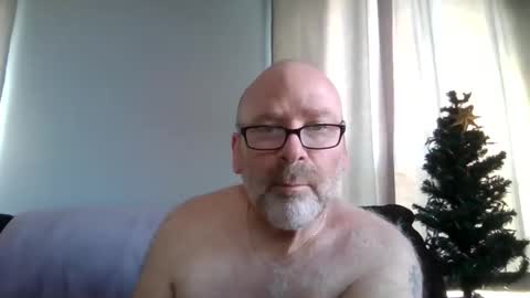 Snapshot of cruising_guy chatting on April 2026 12:44:02 PM fun guy online show from April 2026 12:44:02 PM