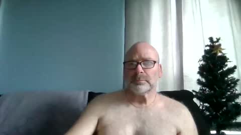Snapshot of cruising_guy chatting on April 2026 12:07:01 PM fun guy online show from April 2026 12:07:01 PM