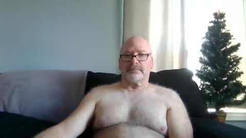 Snapshot of cruising_guy chatting on May 2026 01:07:01 PM fun guy online show from May 2026 01:07:01 PM