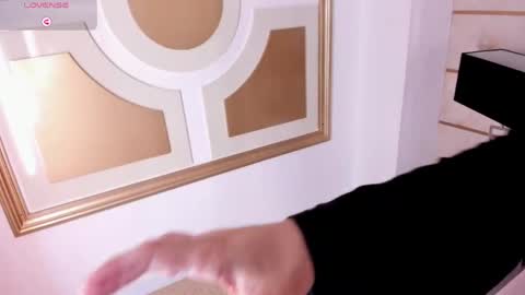 Crystal Rose  online show from April 2026 11:04:01 AM