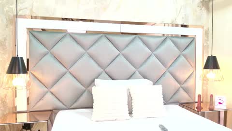 Snapshot of crystal_gilton chatting on November 2025 07:04:01 PM crystal_gilton online show from November 2025 07:04:01 PM