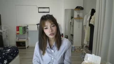 Snapshot of crystal_lee_yoon chatting on June 2026 12:26:01 PM Crystal lee online show from June 2026 12:26:01 PM