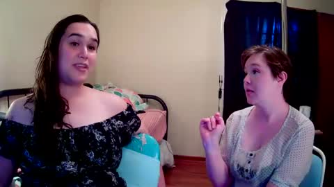 Snapshot of crystal_queers chatting on July 2026 09:38:01 PM Peach and Daisy online show from July 2026 09:38:01 PM