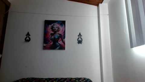 Snapshot of crystal_starx chatting on June 2026 02:50:01 PM Crystal Blaze online show from June 2026 02:50:01 PM