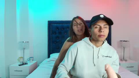Snapshot of crystal_thiago chatting on January 2025 03:50:02 AM Crystal y Thiago online show from January 2025 03:50:02 AM