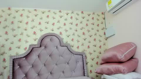 Snapshot of crystal_watson0 chatting on June 2026 02:41:02 PM Milf Latina online show from June 2026 02:41:02 PM