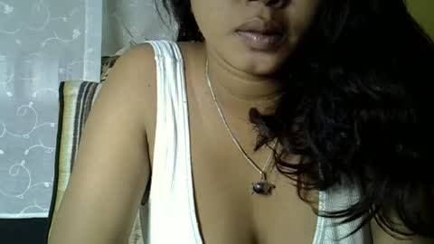 Snapshot of crystalbellax chatting on May 2026 05:57:02 AM crystalbellax online show from May 2026 05:57:02 AM