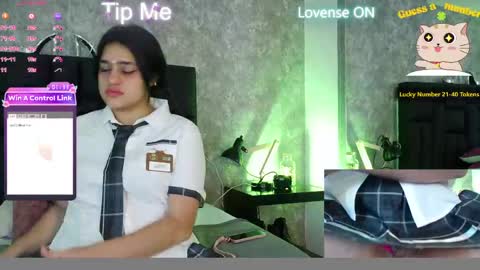 Snapshot of crystalboow chatting on May 2026 06:37:01 PM Crystal online show from May 2026 06:37:01 PM