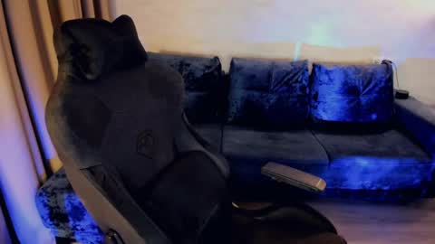 crystalemily online show from February 2025 08:14:02 PM