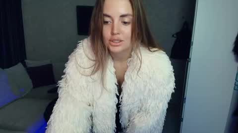 crystalemily online show from October 2025 07:16:02 PM