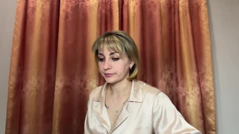 Snapshot of crystalfever_ chatting on May 2026 07:32:02 PM Mary online show from May 2026 07:32:02 PM