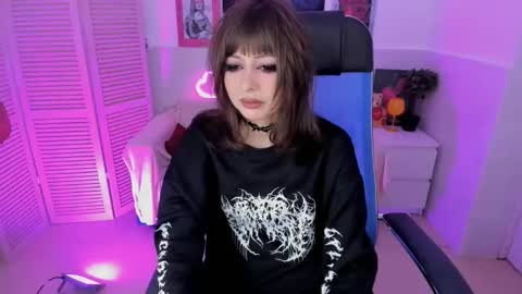 crystallbloom online show from November 2025 04:18:02 PM