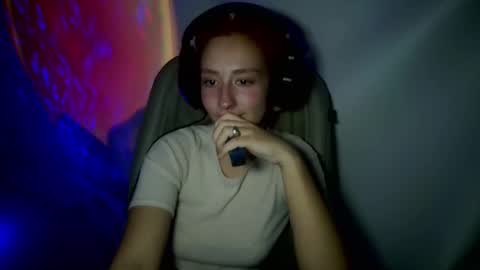 Snapshot of crystallkris chatting on December 2024 09:25:02 PM Kristina online show from December 2024 09:25:02 PM