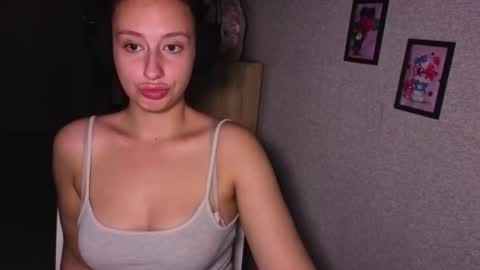 Snapshot of crystallkris chatting on September 2025 12:12:02 AM Kristina online show from September 2025 12:12:02 AM