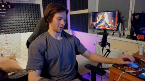 Crys online show from December 2024 12:33:01 AM