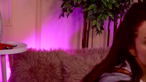 crystallred online show from March 2026 05:53:01 AM