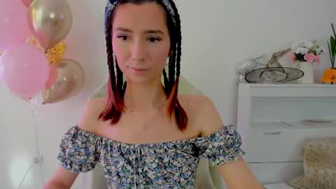 Snapshot of crystalnut chatting on October 2025 03:18:02 AM Maria online show from October 2025 03:18:02 AM