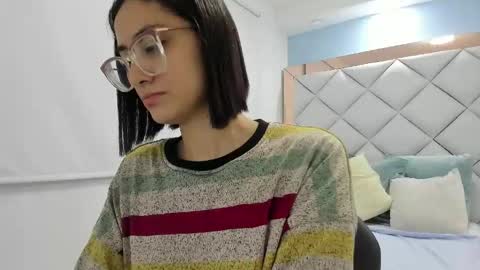 Snapshot of crystalstonee1 chatting on April 2026 10:05:01 PM Crystal online show from April 2026 10:05:01 PM
