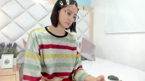 Snapshot of crystalstonee1 chatting on May 2026 06:46:01 PM Crystal online show from May 2026 06:46:01 PM
