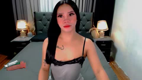 Snapshot of crytastal_lust1212 chatting on June 2026 09:35:02 AM bea takashi online show from June 2026 09:35:02 AM