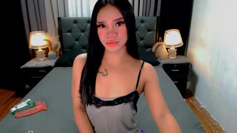Snapshot of crytastal_lust1212 chatting on June 2026 09:29:02 AM bea takashi online show from June 2026 09:29:02 AM