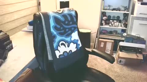 Snapshot of cucuforcocopuffs chatting on October 2025 04:02:01 AM Yup... kinda old but Stop in and say hello online show from October 2025 04:02:01 AM