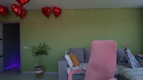 Alexia online show from June 2026 06:00:01 AM