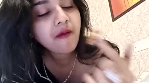 Snapshot of cuddlemuffins_3110 chatting on February 2026 03:07:02 AM cuddlemuffins online show from February 2026 03:07:02 AM