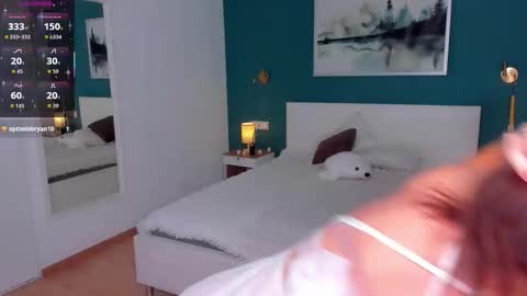 Silvia online show from November 2025 07:43:01 AM