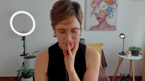 Leonela online show from February 2025 06:20:02 PM