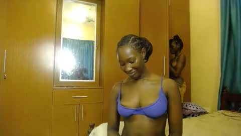 Cammy online show from October 2025 05:52:01 AM