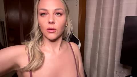 cumguzzlingskank online show from May 2026 05:03:01 AM