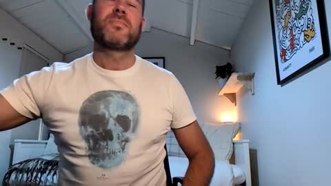 Adam online show from October 2025 08:48:02 AM