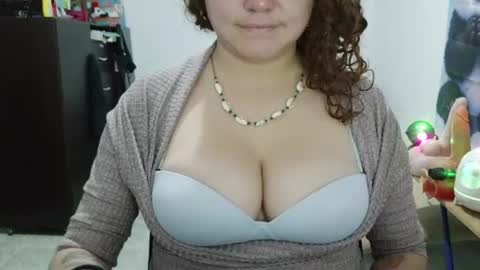 Snapshot of curly_greeneyed chatting on June 2026 01:36:02 AM Vannesa online show from June 2026 01:36:02 AM