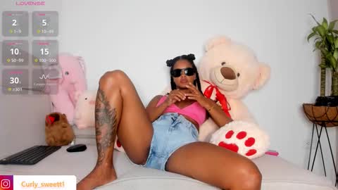 Snapshot of curly_sweett chatting on March 2026 01:29:02 PM Curly - OF- CURLY SWEETT online show from March 2026 01:29:02 PM