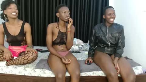 curvy_shirly online show from March 2026 12:12:01 AM