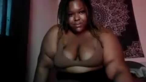 Snapshot of curvybcelinemixe chatting on June 2026 06:42:01 PM Cline online show from June 2026 06:42:01 PM