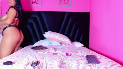 Snapshot of curvybrunnete chatting on January 2026 12:07:01 PM curvybrunnete online show from January 2026 12:07:01 PM