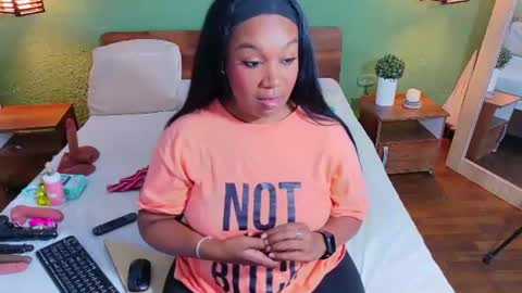 Snapshot of curvyebonyy_ chatting on June 2026 09:08:02 PM Danna online show from June 2026 09:08:02 PM